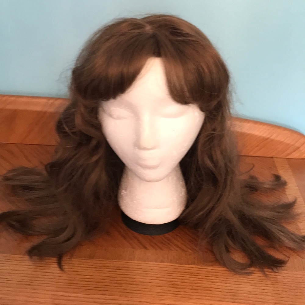 Look of Love, Long brown wig